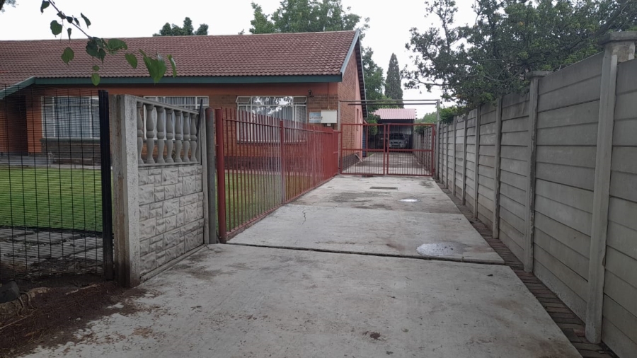 3 Bedroom Property for Sale in La Hoff North West